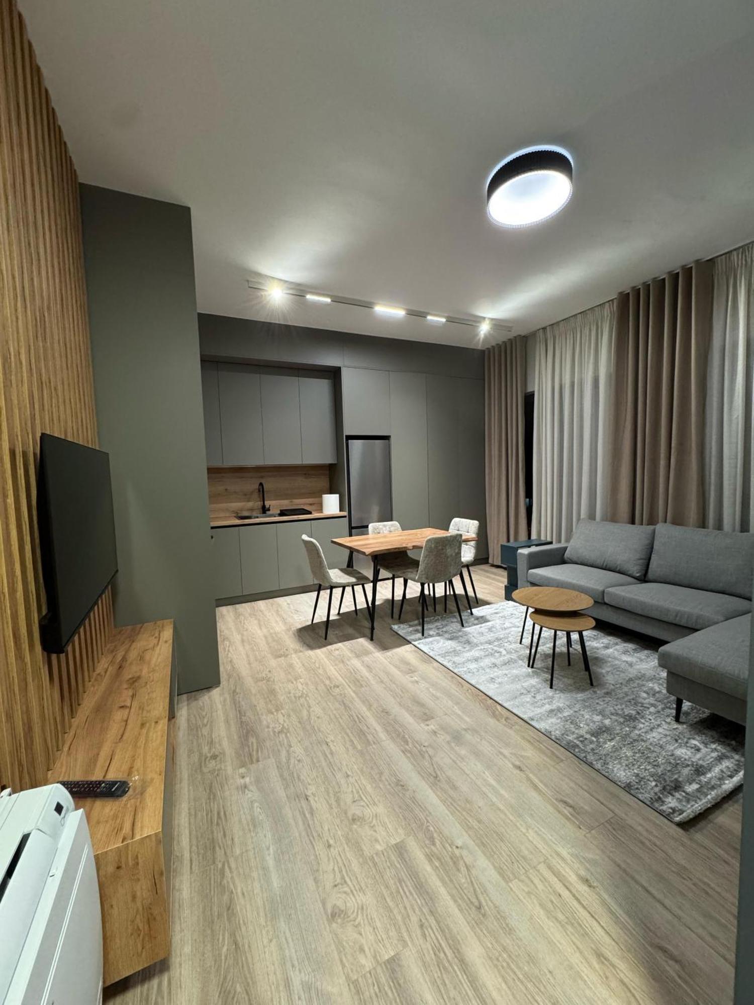 Apartment Denny's New Bazaar Delight Premium Tirana